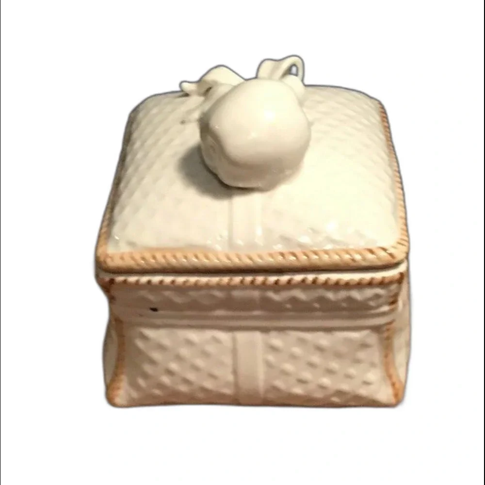 Vintage White Porcelain Basketweave Trinket Box Puppy Dog & Bow Lid Japan